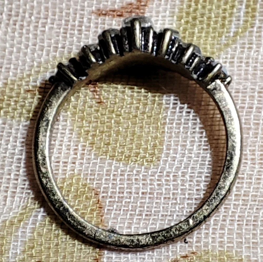 Chloe + Isabel Brass Clear Baguette Rhinetone Opaline Vintage North South Ring 7